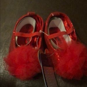 6/9 months baby shoes brand new never been worn